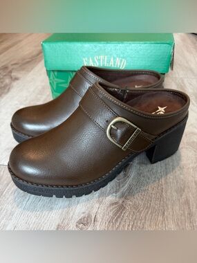 Eastland Brown Nola Clog NEW in box Sz 8